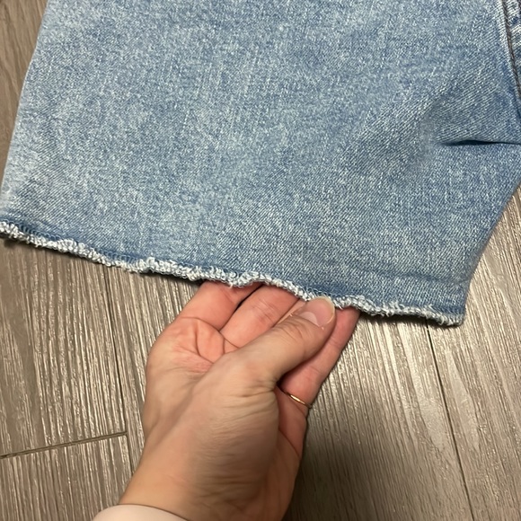 H&M high-waisted mom jean shorts - Picture 3 of 9